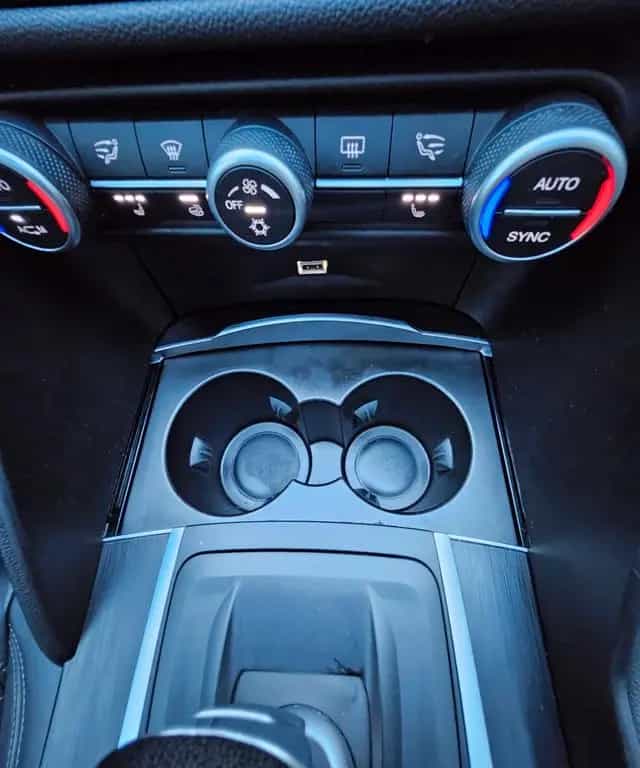 Alfa Romeo Giulia Super PANO LEDER NAVI VOLL SHEFT TOP GEPF 12/2017-photo-37