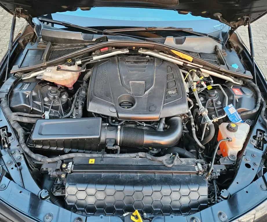 Alfa Romeo Giulia Super PANO LEDER NAVI VOLL SHEFT TOP GEPF 12/2017-photo-46