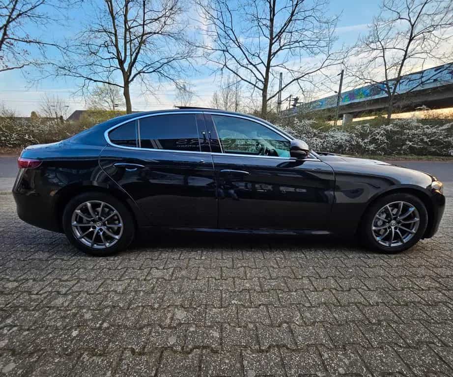 Alfa Romeo Giulia Super PANO LEDER NAVI VOLL SHEFT TOP GEPF 12/2017-photo-6