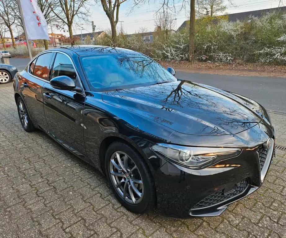 Alfa Romeo Giulia Super PANO LEDER NAVI VOLL SHEFT TOP GEPF 12/2017-photo-7