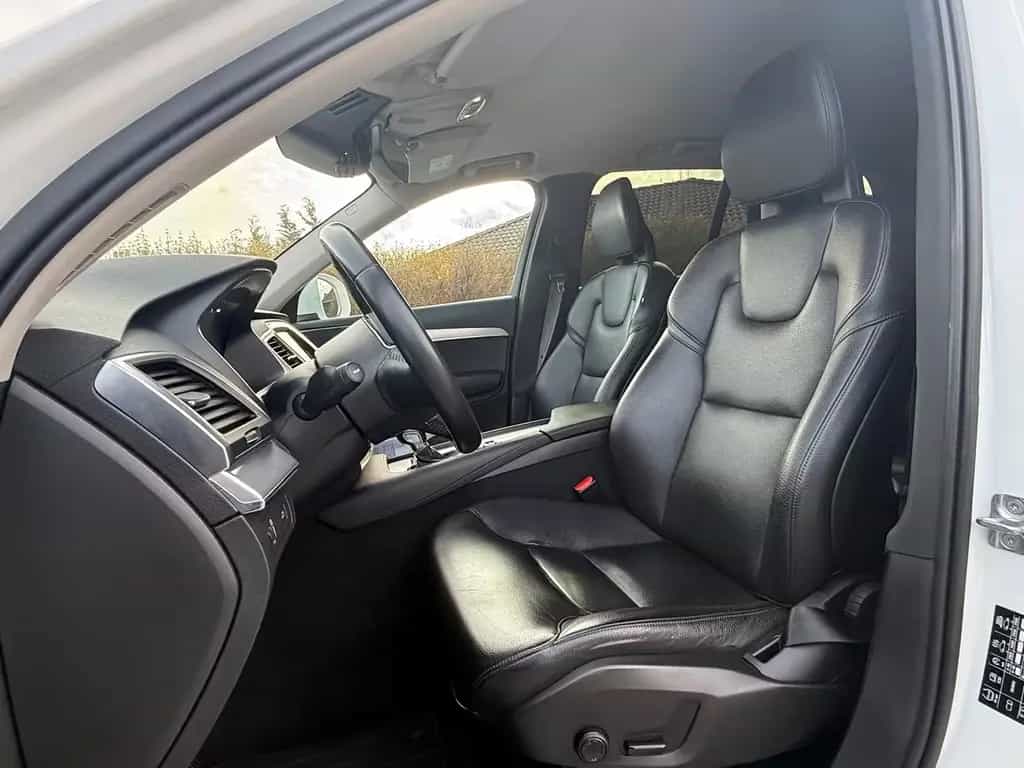Volvo XC90 Momentum 2WD*LEDER*AMBIENTE*LED*GEPFLEGT 01/2017-photo-10