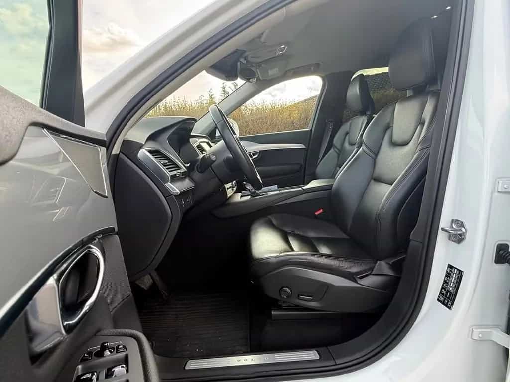 Volvo XC90 Momentum 2WD*LEDER*AMBIENTE*LED*GEPFLEGT 01/2017-photo-16