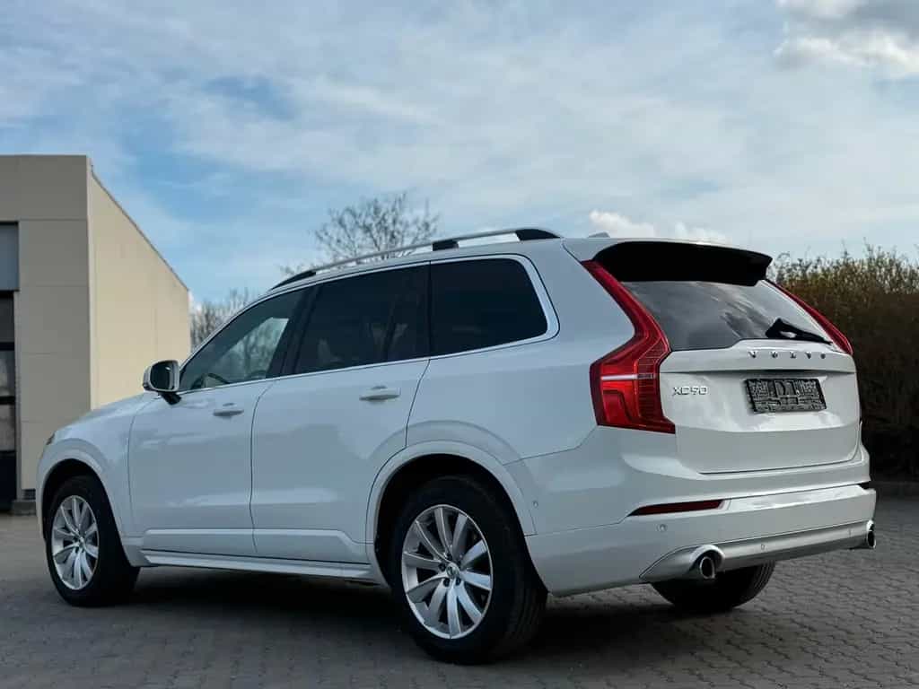 Volvo XC90 Momentum 2WD*LEDER*AMBIENTE*LED*GEPFLEGT 01/2017-photo-6