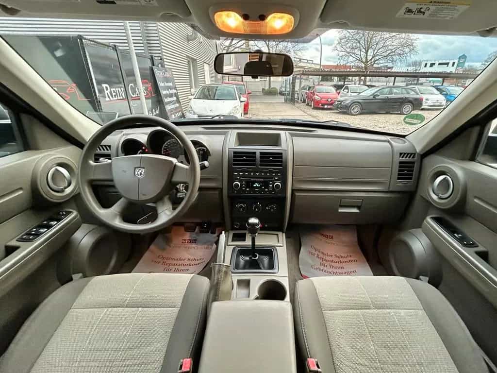 Dodge Nitro 2.8 SE/II.HAND/TEMPOM/PDC/KLIMA/TÜV-NEU/ 01/2008-photo-12