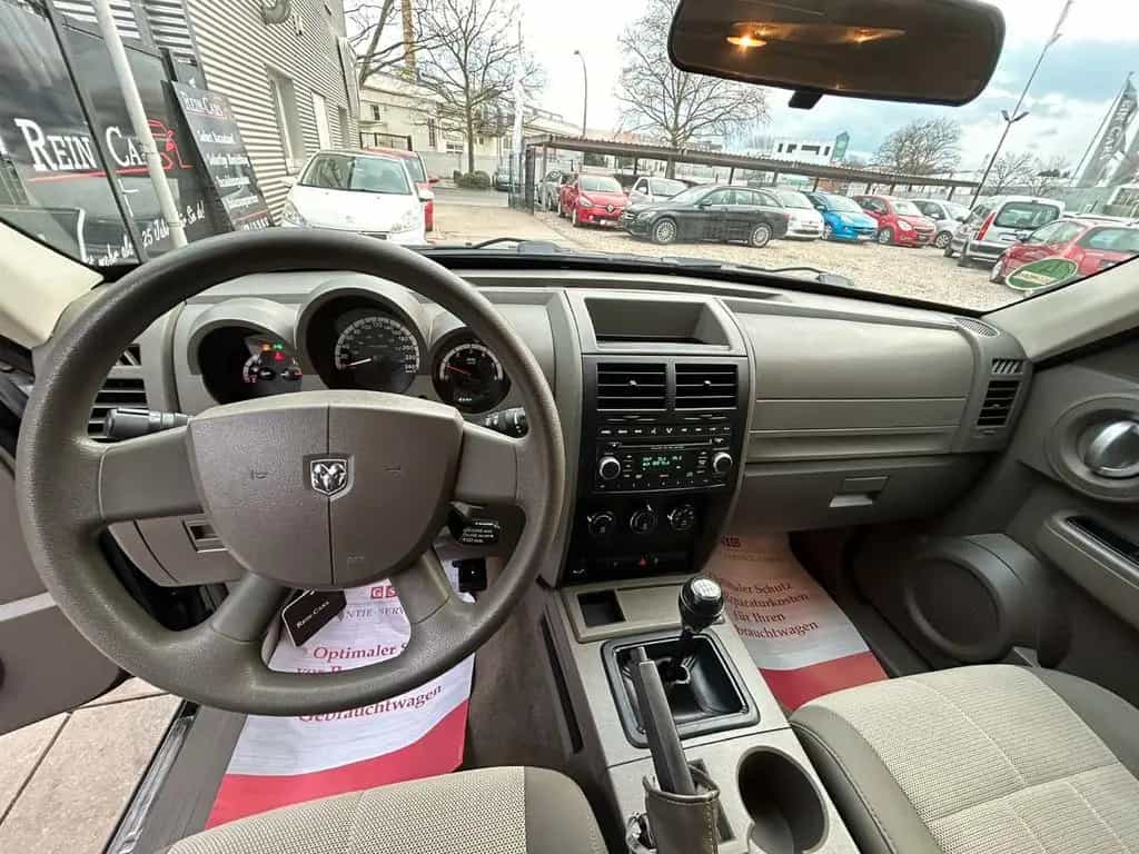 Dodge Nitro 2.8 SE/II.HAND/TEMPOM/PDC/KLIMA/TÜV-NEU/ 01/2008-photo-13