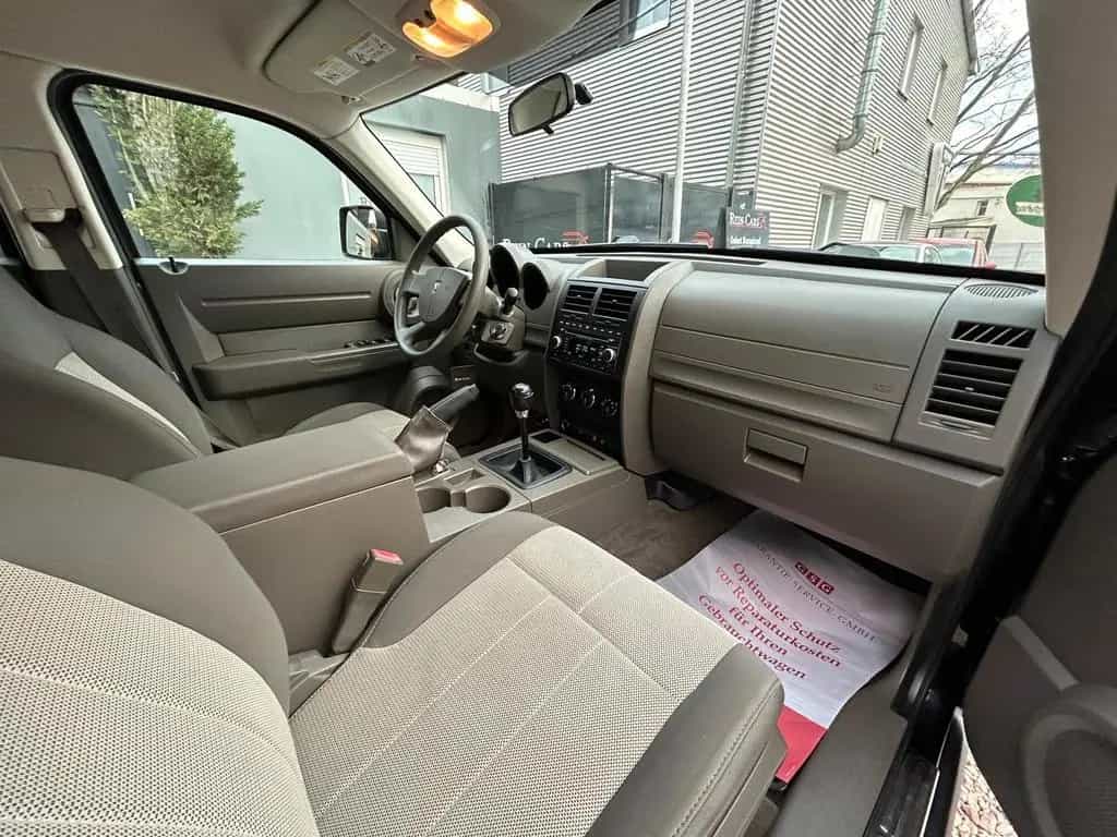 Dodge Nitro 2.8 SE/II.HAND/TEMPOM/PDC/KLIMA/TÜV-NEU/ 01/2008-photo-16