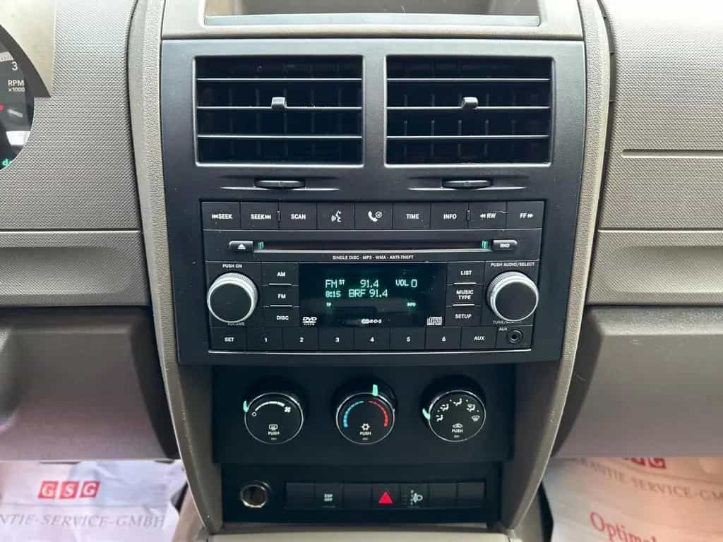 Dodge Nitro 2.8 SE/II.HAND/TEMPOM/PDC/KLIMA/TÜV-NEU/ 01/2008-photo-19