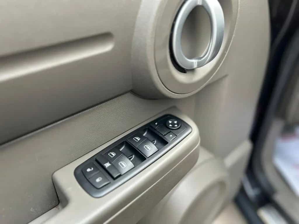 Dodge Nitro 2.8 SE/II.HAND/TEMPOM/PDC/KLIMA/TÜV-NEU/ 01/2008-photo-21