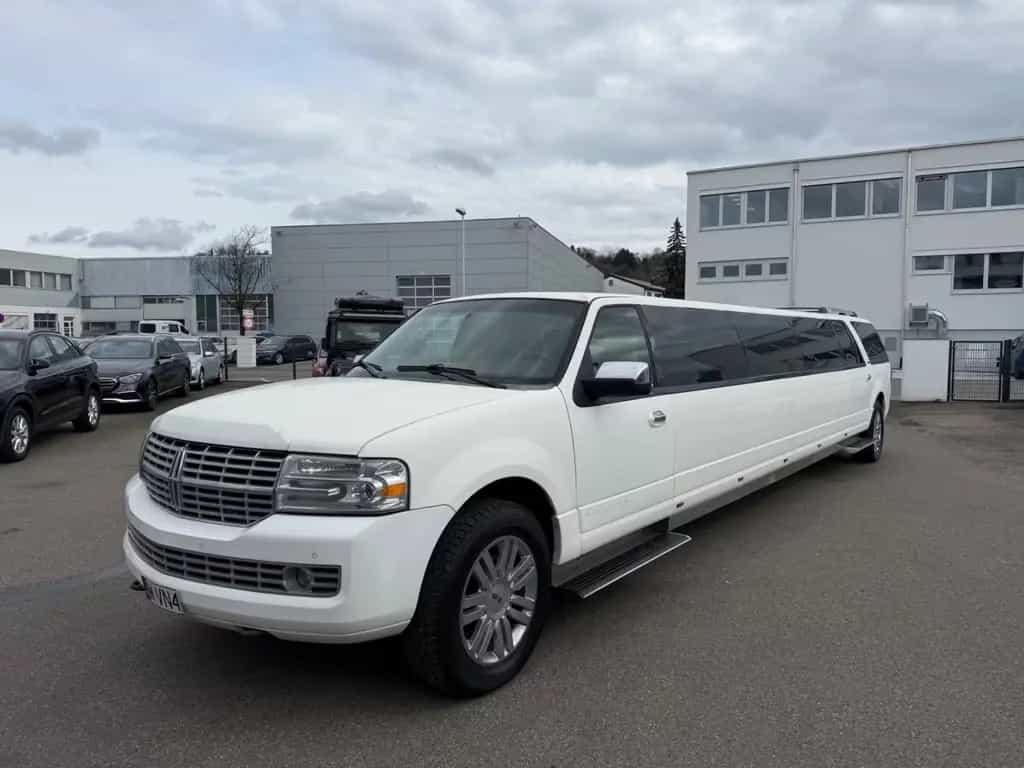Lincoln Navigator Stretch Limo 14 Personen 01/2012-photo-0