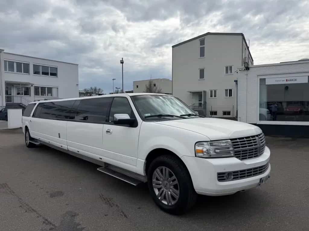 Lincoln Navigator Stretch Limo 14 Personen 01/2012-photo-12