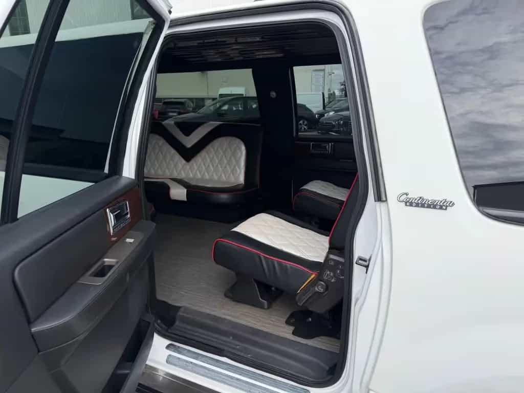Lincoln Navigator Stretch Limo 14 Personen 01/2012-photo-16