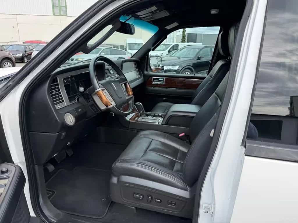 Lincoln Navigator Stretch Limo 14 Personen 01/2012-photo-19