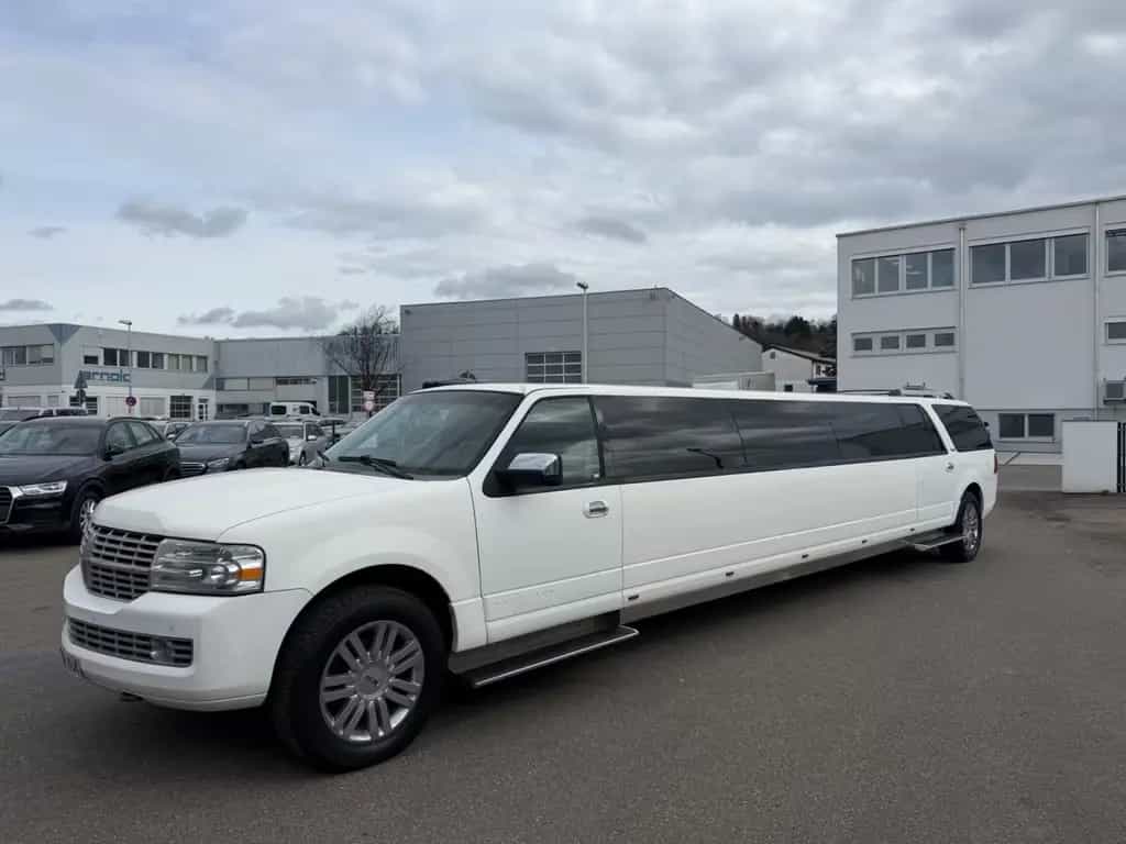 Lincoln Navigator Stretch Limo 14 Personen 01/2012-photo-2