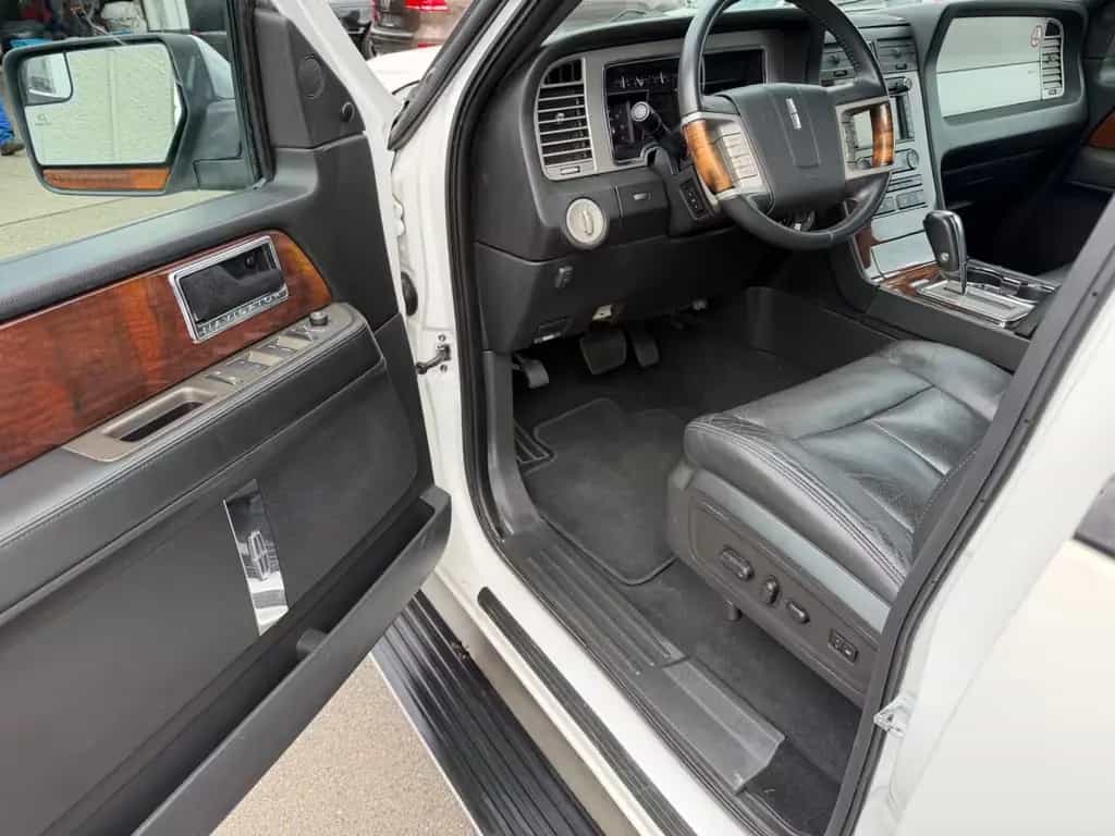 Lincoln Navigator Stretch Limo 14 Personen 01/2012-photo-20