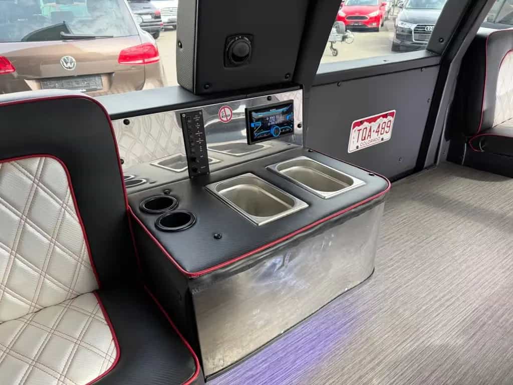 Lincoln Navigator Stretch Limo 14 Personen 01/2012-photo-31