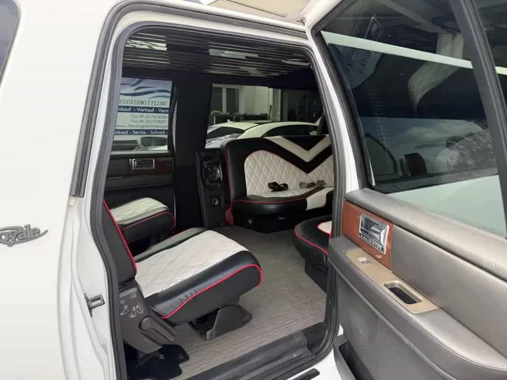 Lincoln Navigator Stretch Limo 14 Personen 01/2012-photo-32
