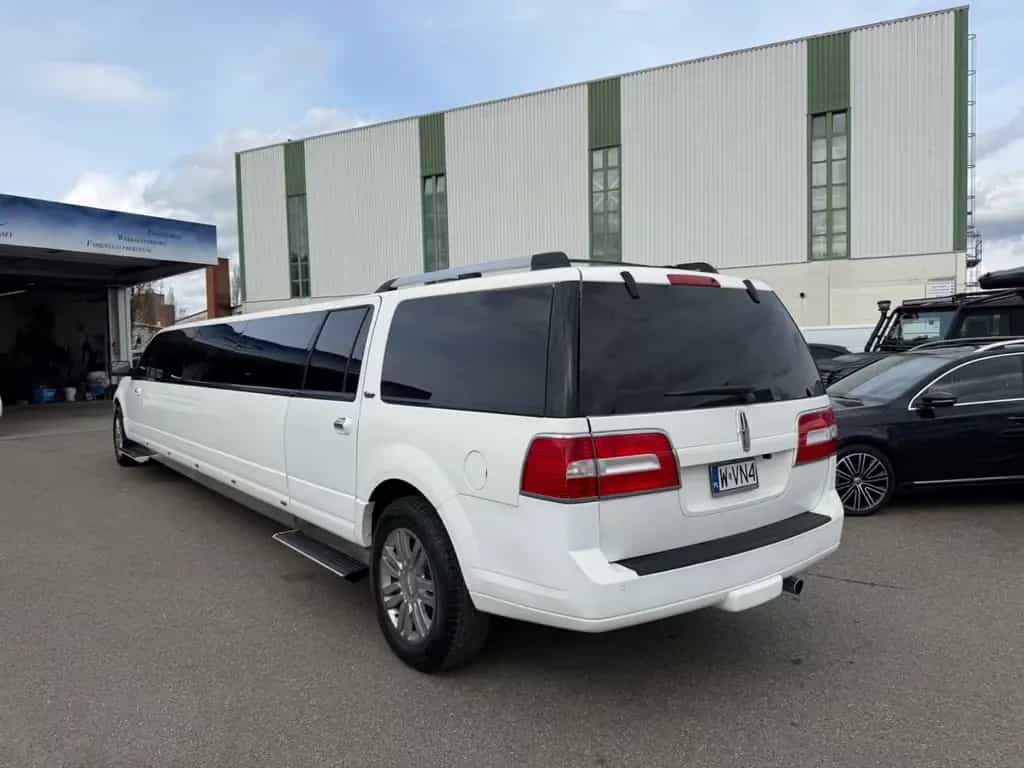 Lincoln Navigator Stretch Limo 14 Personen 01/2012-photo-6