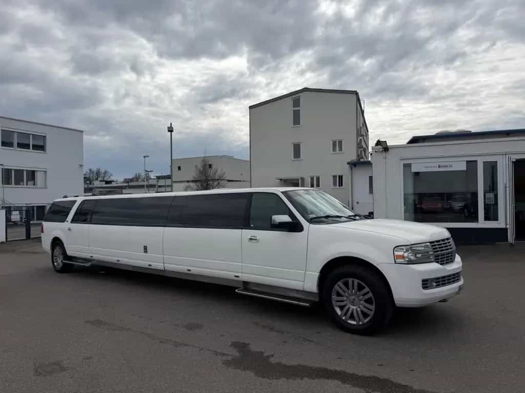 Lincoln Navigator Stretch Limo 14 Personen 01/2012-photo-9