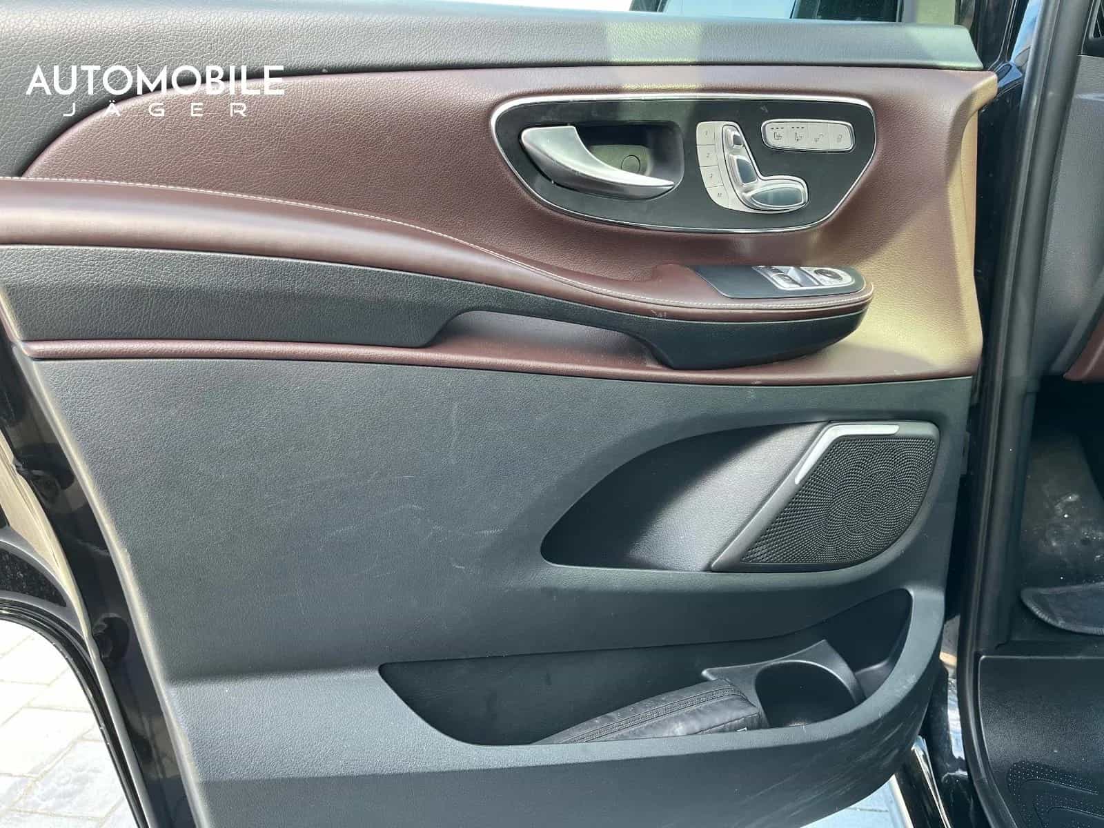 Mercedes-Benz V-Class 250 10/2017-photo-16