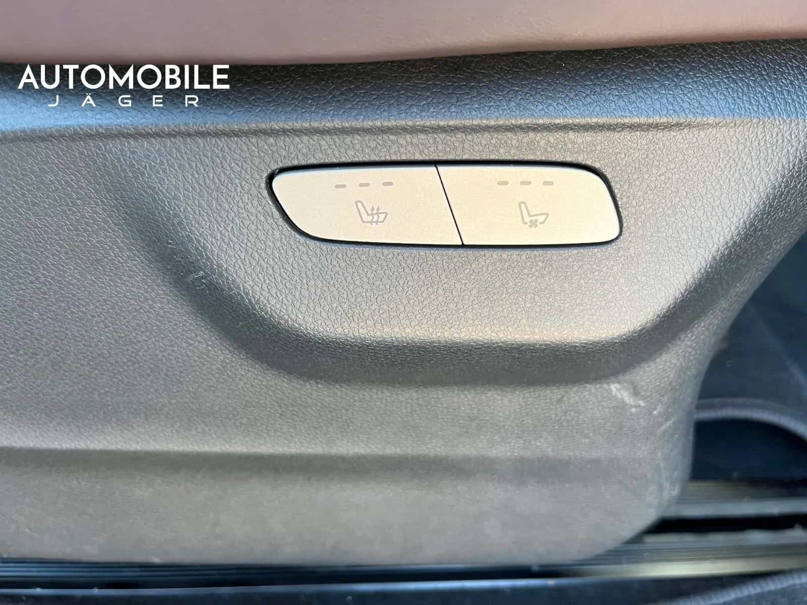Mercedes-Benz V-Class 250 10/2017-photo-26