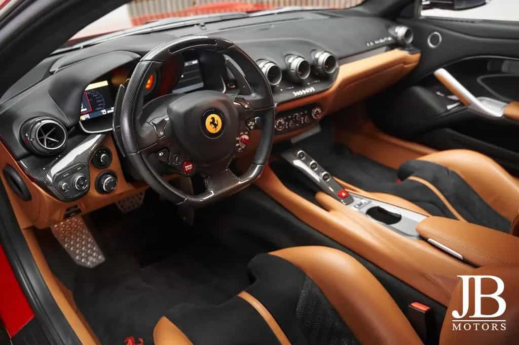 Ferrari F12 Carbon Lift LED Racing Seats Kamera Scuderia 08/2013-photo-33