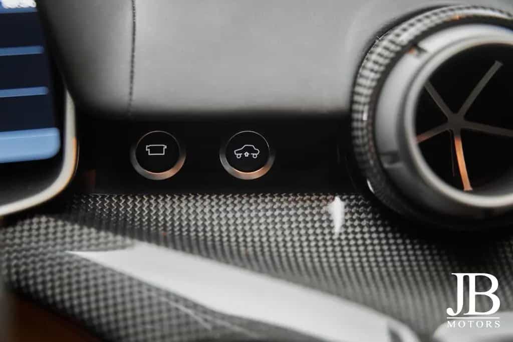 Ferrari F12 Carbon Lift LED Racing Seats Kamera Scuderia 08/2013-photo-39