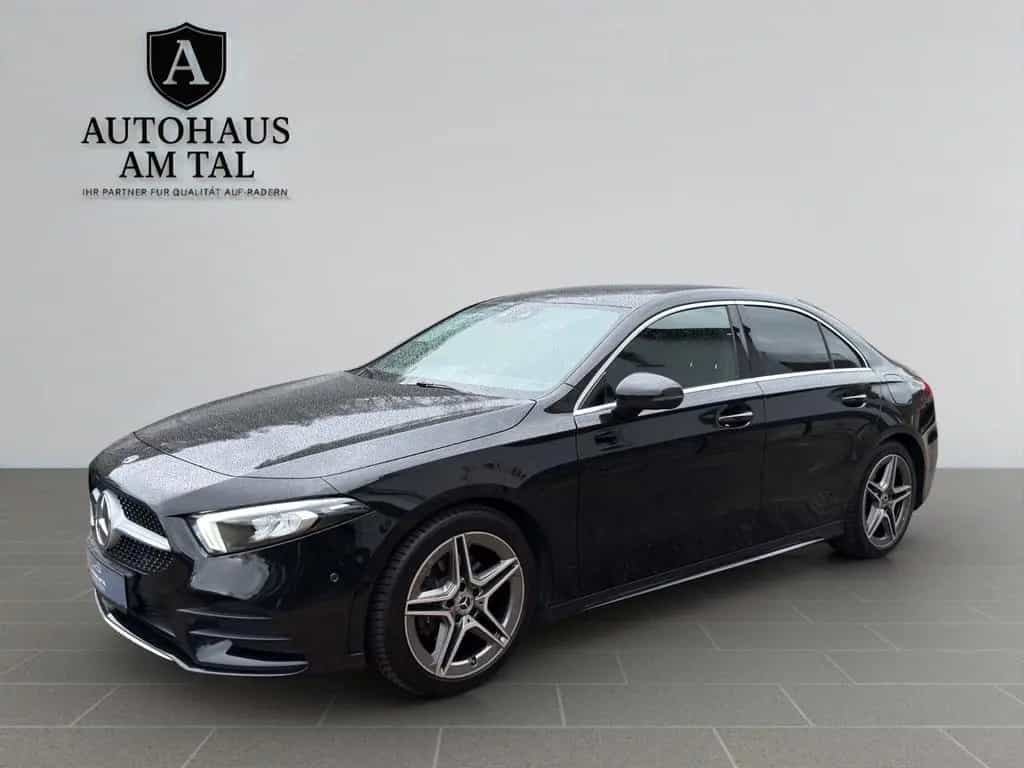 Mercedes-Benz A-Class d Limousine AMG-Line Widescreen~Kam~MBUX 08/2019-photo-2