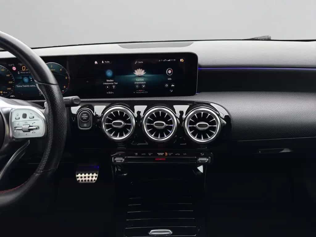 Mercedes-Benz A-Class d Limousine AMG-Line Widescreen~Kam~MBUX 08/2019-photo-21