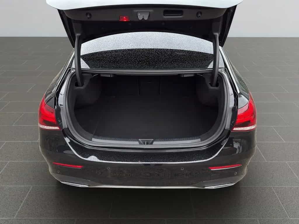 Mercedes-Benz A-Class d Limousine AMG-Line Widescreen~Kam~MBUX 08/2019-photo-8