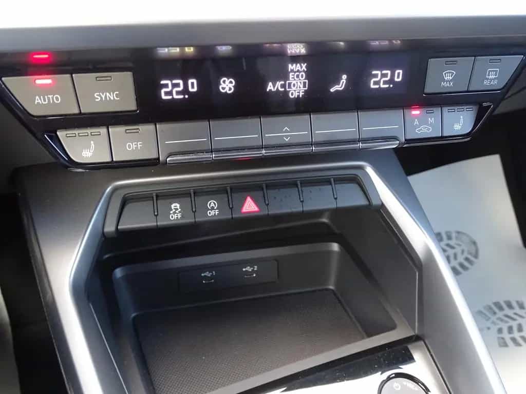 Audi A3 35 TFSI*S-TRONIC*LED*RFK*CARPLAY*TEMPO*SHZG* 12/2023-photo-17