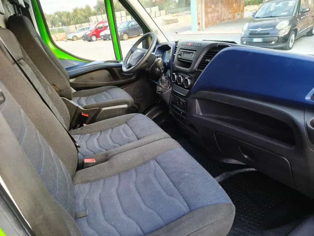 Iveco Daily Daily 35S14 Furgone Medio Tetto Basso Ganc 10/2016-photo-10
