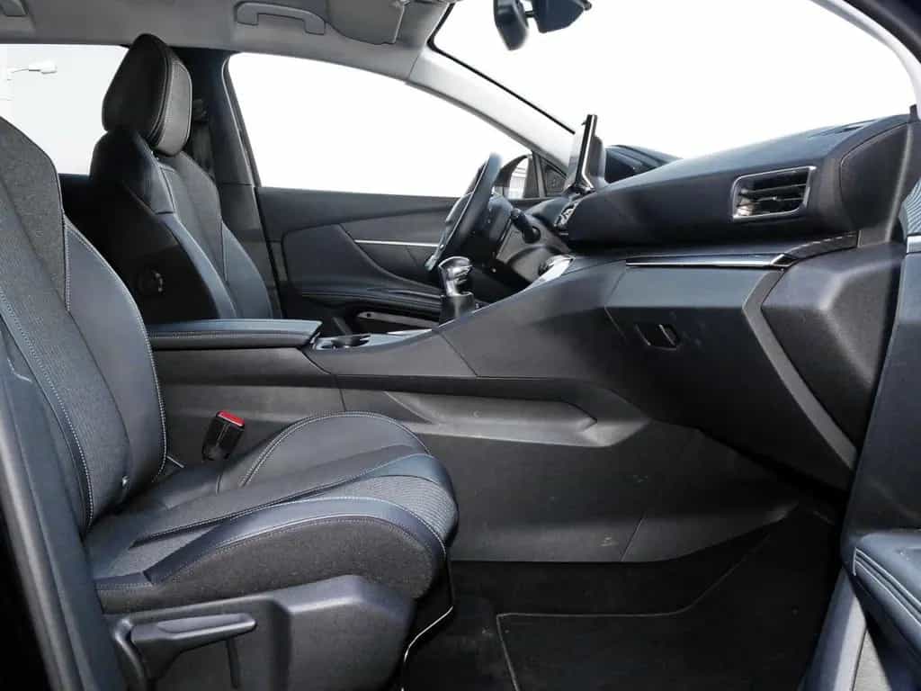 Peugeot 3008 Allure 130 Aut+AHK+Klima+Einparkhilfe+Tempo 02/2022-photo-2