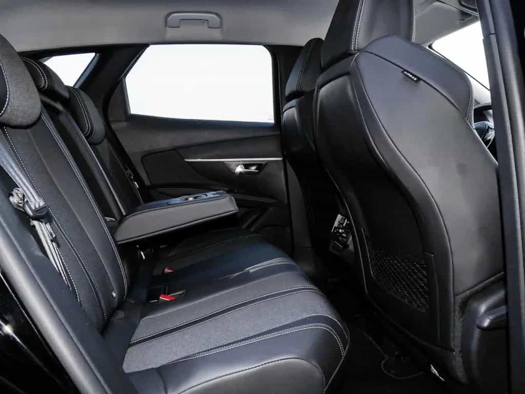 Peugeot 3008 Allure 130 Aut+AHK+Klima+Einparkhilfe+Tempo 02/2022-photo-6