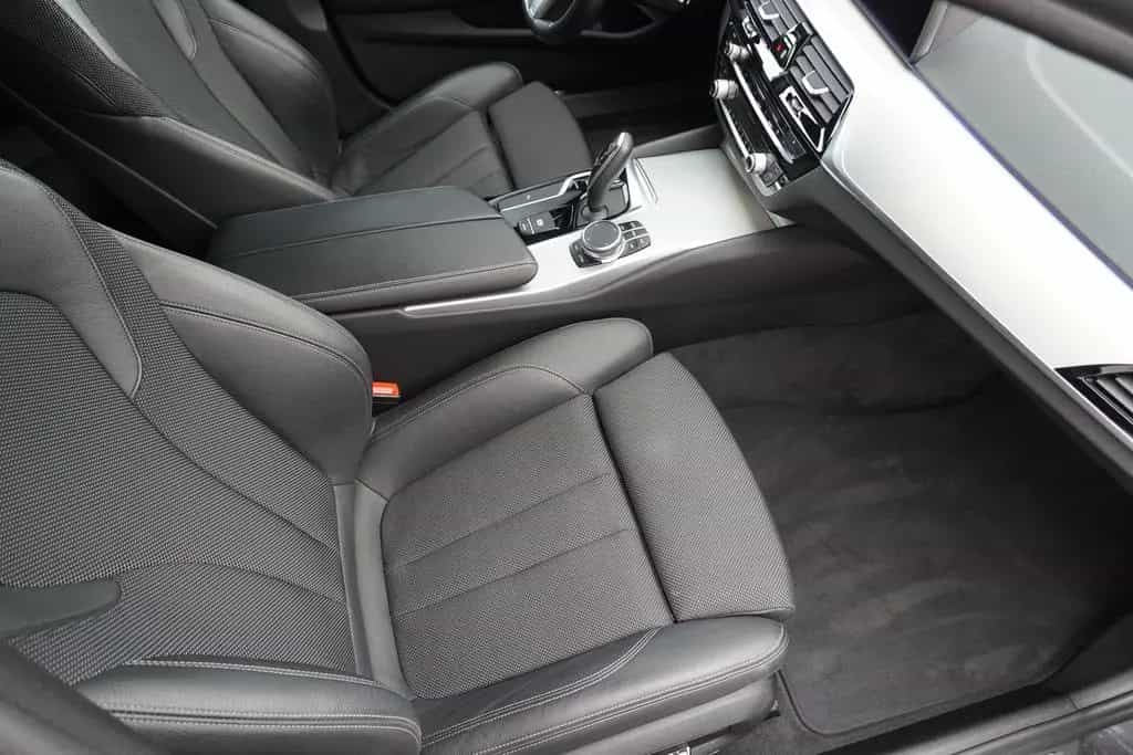 BMW 520 d xDrive Sport Line LED Navi ACC Kamera PDC 01/2019-photo-25
