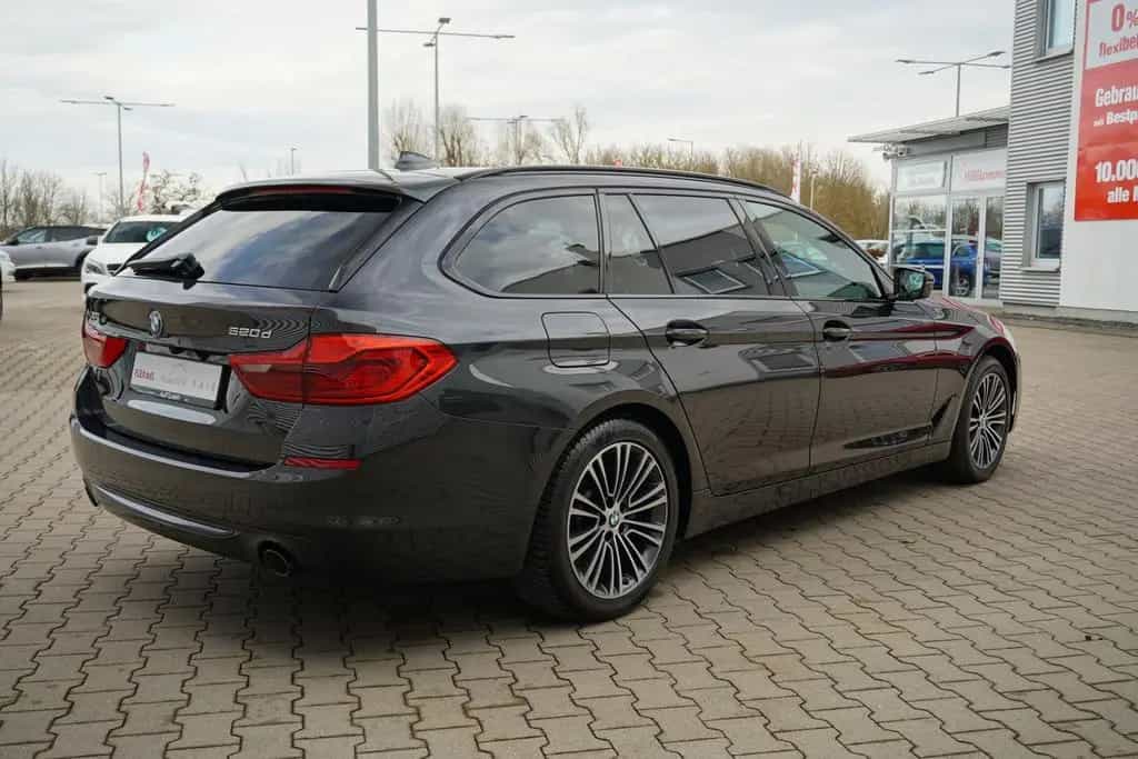 BMW 520 d xDrive Sport Line LED Navi ACC Kamera PDC 01/2019-photo-5