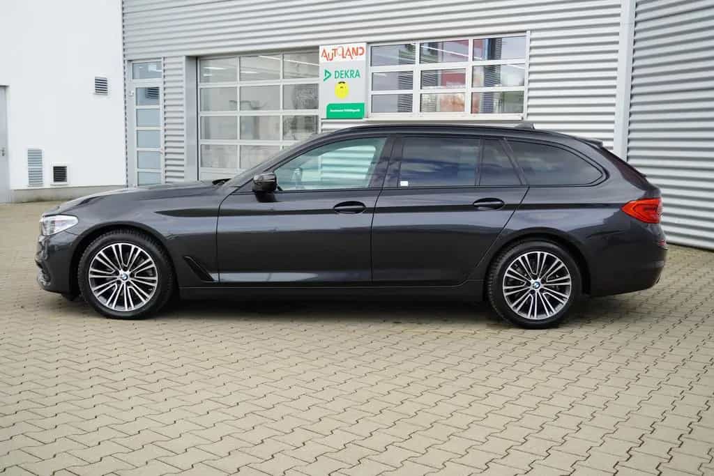 BMW 520 d xDrive Sport Line LED Navi ACC Kamera PDC 01/2019-photo-8
