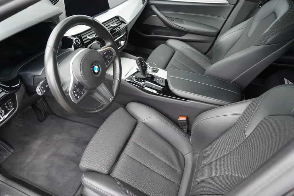 BMW 520 d xDrive Sport Line LED Navi ACC Kamera PDC 01/2019-photo-9