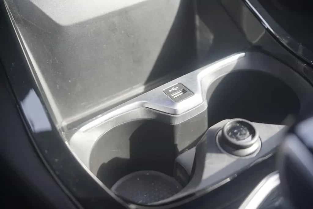 BMW 118 i Advantage LED Navi Sitzheizung Tempomat DAB 08/2022-photo-16