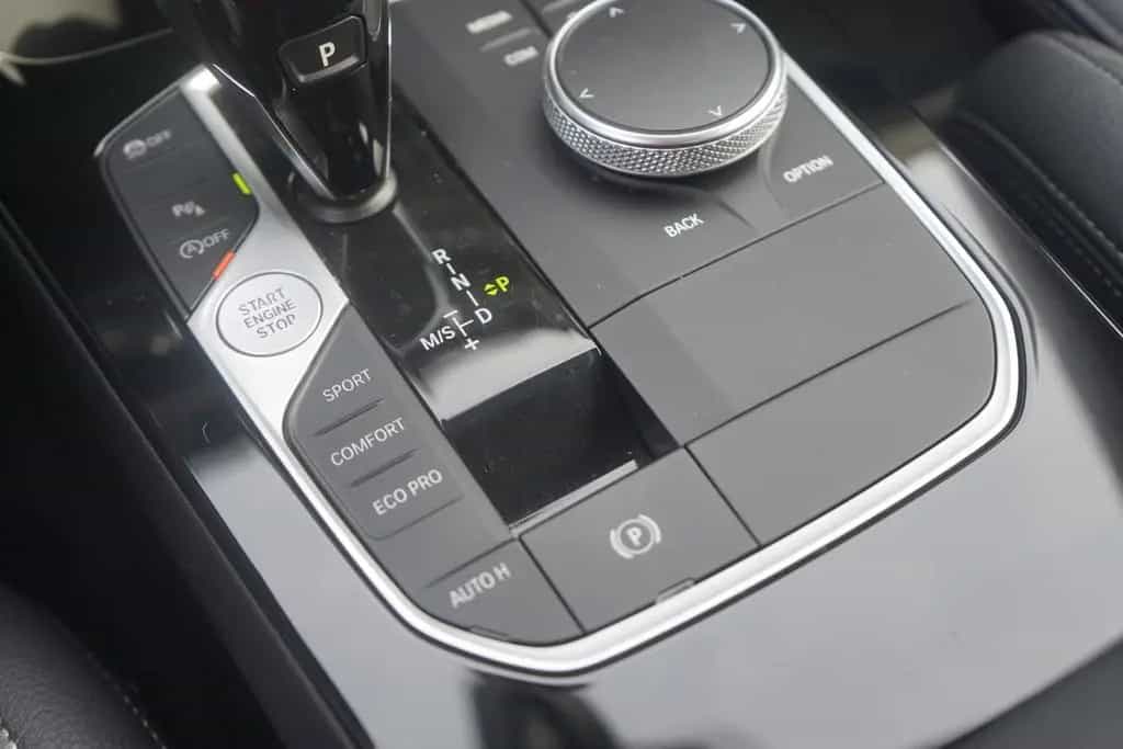 BMW 118 i Advantage LED Navi Sitzheizung Tempomat DAB 08/2022-photo-17