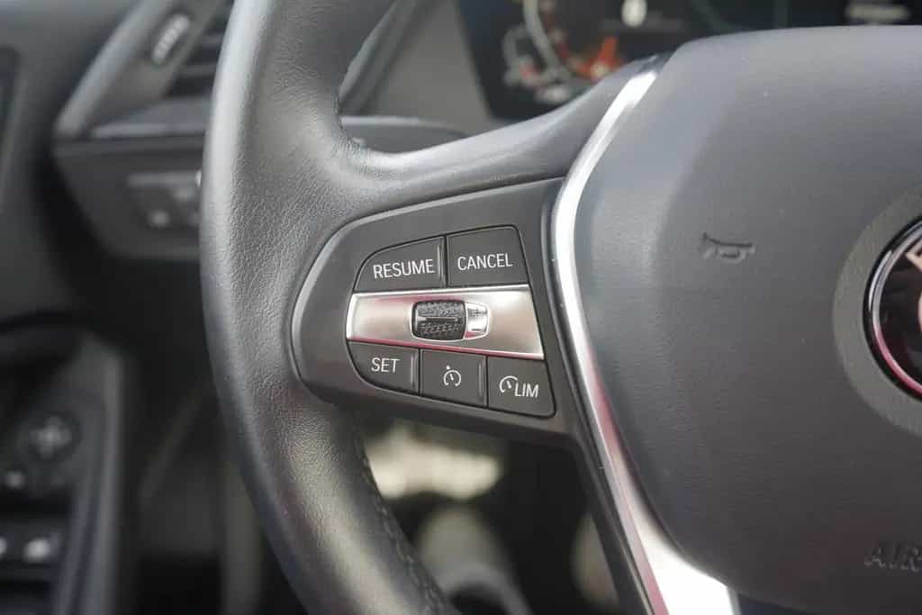 BMW 118 i Advantage LED Navi Sitzheizung Tempomat DAB 08/2022-photo-22