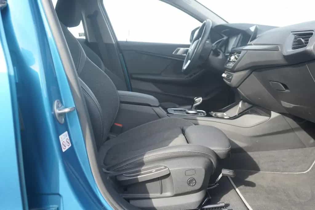 BMW 118 i Advantage LED Navi Sitzheizung Tempomat DAB 08/2022-photo-29