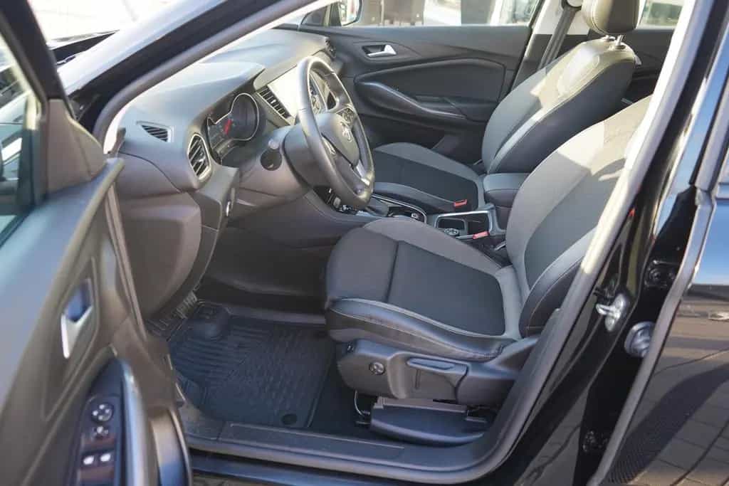 Opel Grandland X 1.2 Turbo Innovation LED Navi Kamera 11/2020-photo-31