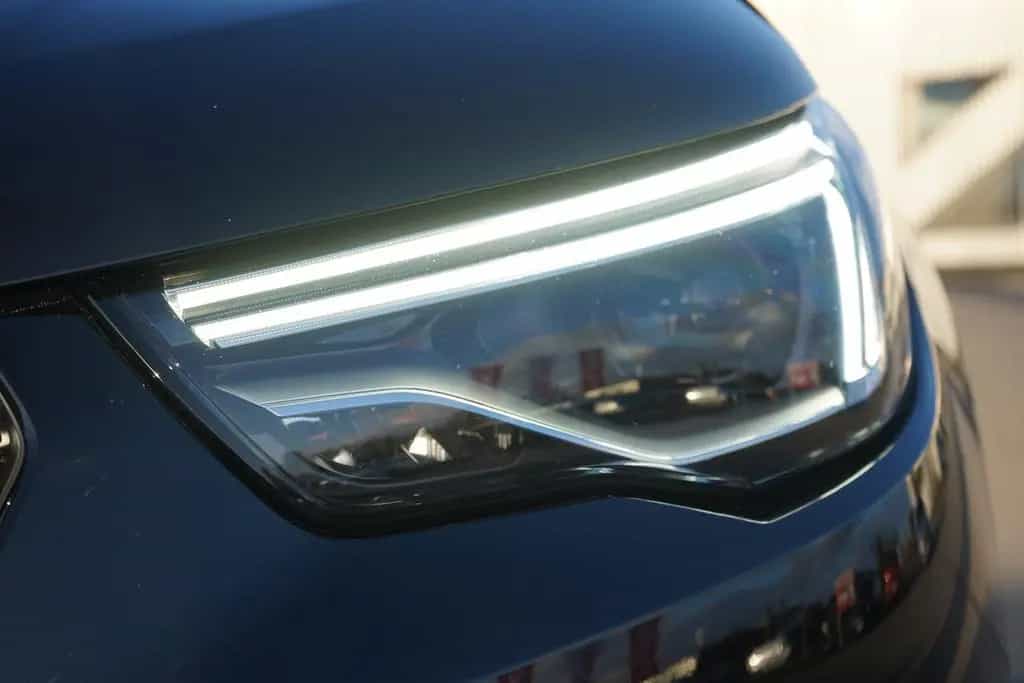 Opel Grandland X 1.2 Turbo Innovation LED Navi Kamera 11/2020-photo-40