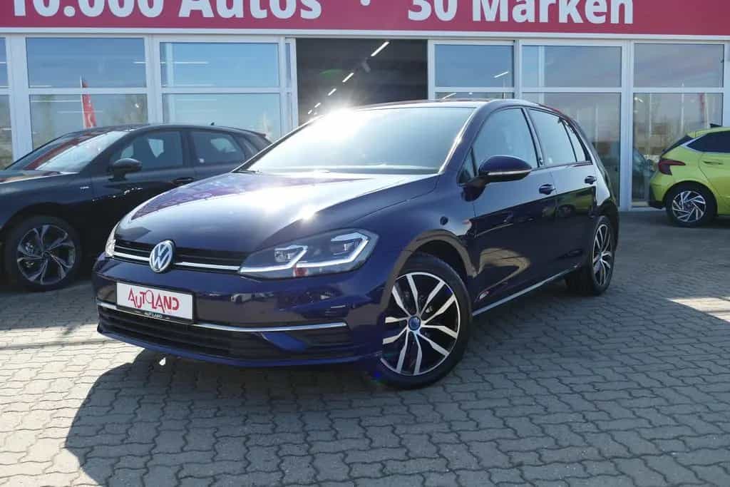 Volkswagen Golf VII 1.5 TSI Sound LED Navi AHK Sitzheizung 11/2017-photo-1
