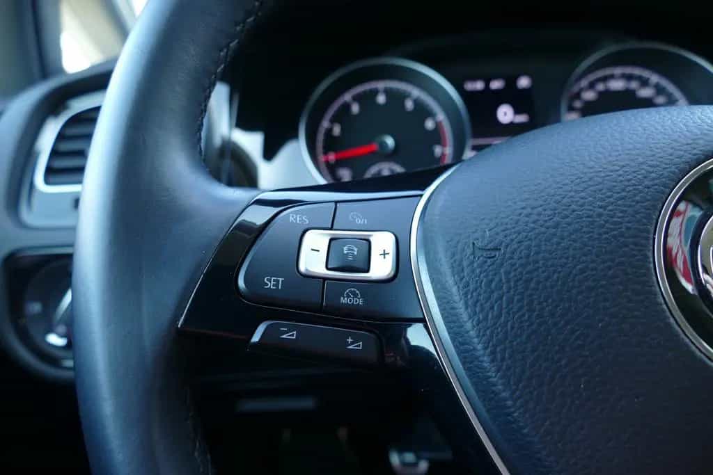 Volkswagen Golf VII 1.5 TSI Sound LED Navi AHK Sitzheizung 11/2017-photo-10
