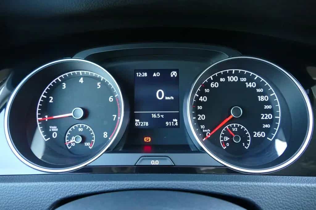 Volkswagen Golf VII 1.5 TSI Sound LED Navi AHK Sitzheizung 11/2017-photo-14