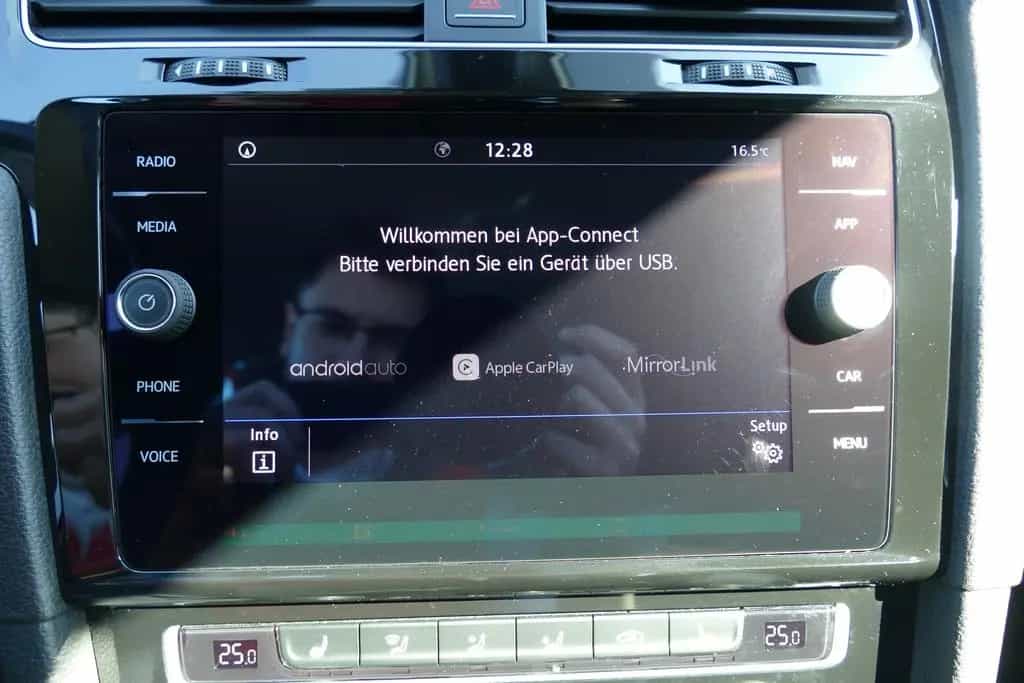 Volkswagen Golf VII 1.5 TSI Sound LED Navi AHK Sitzheizung 11/2017-photo-18
