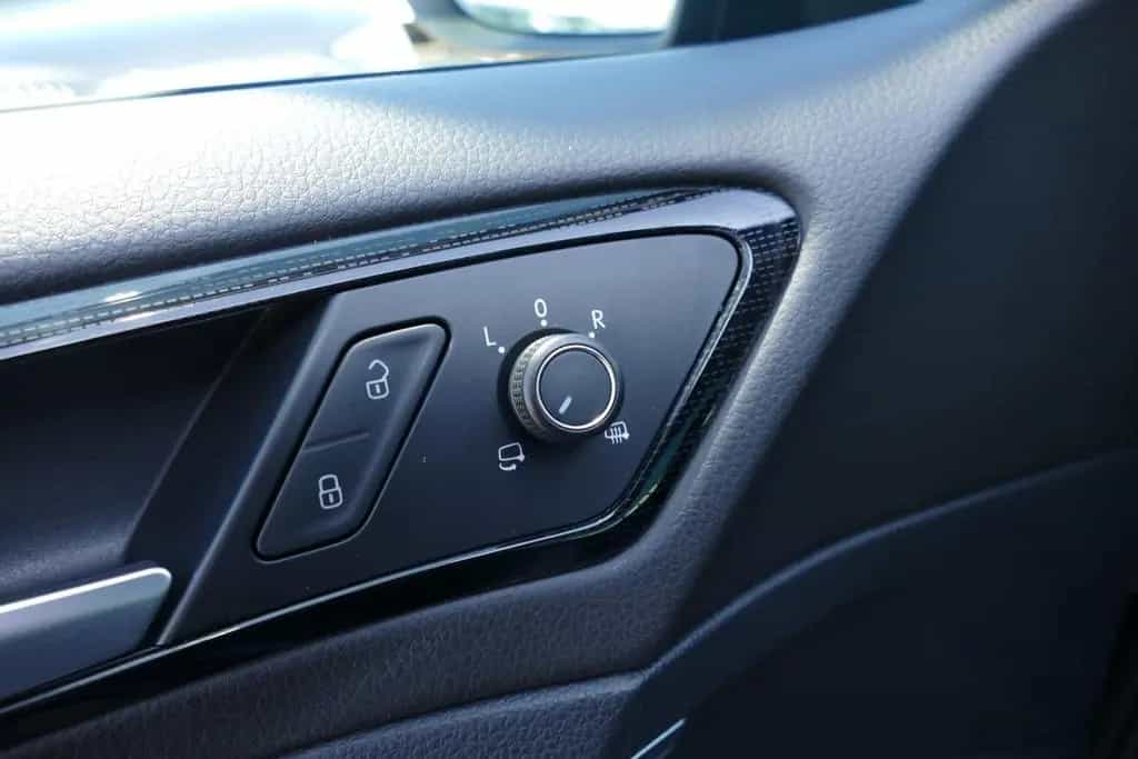 Volkswagen Golf VII 1.5 TSI Sound LED Navi AHK Sitzheizung 11/2017-photo-26