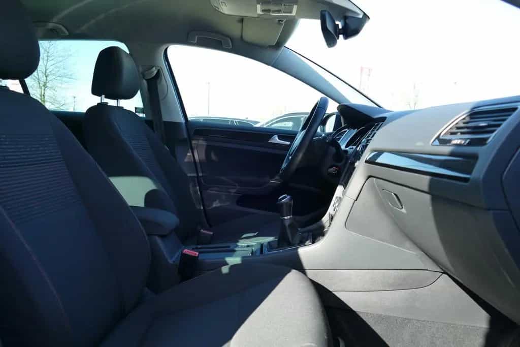Volkswagen Golf VII 1.5 TSI Sound LED Navi AHK Sitzheizung 11/2017-photo-28