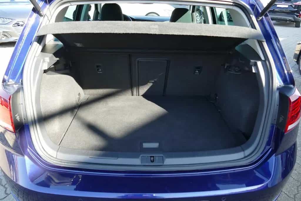 Volkswagen Golf VII 1.5 TSI Sound LED Navi AHK Sitzheizung 11/2017-photo-30